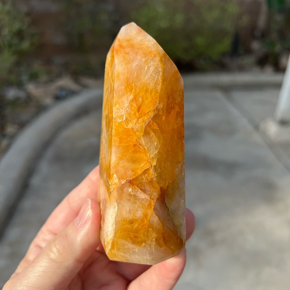 Golden Healer Crystal Tower - Picture 7 of 9